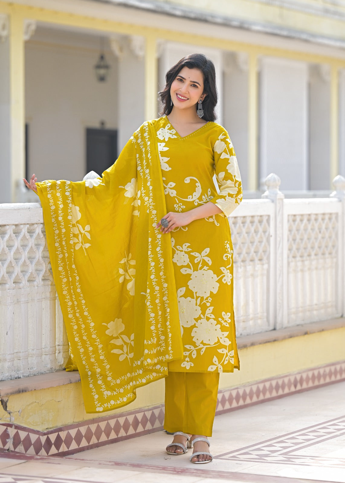 Ashi-Mustard v neck kurta set