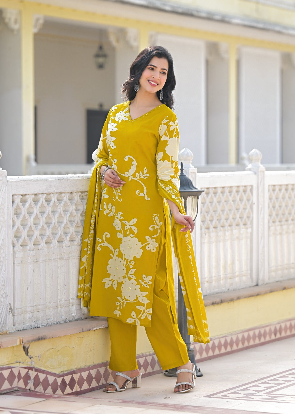 Ashi-Mustard v neck kurta set