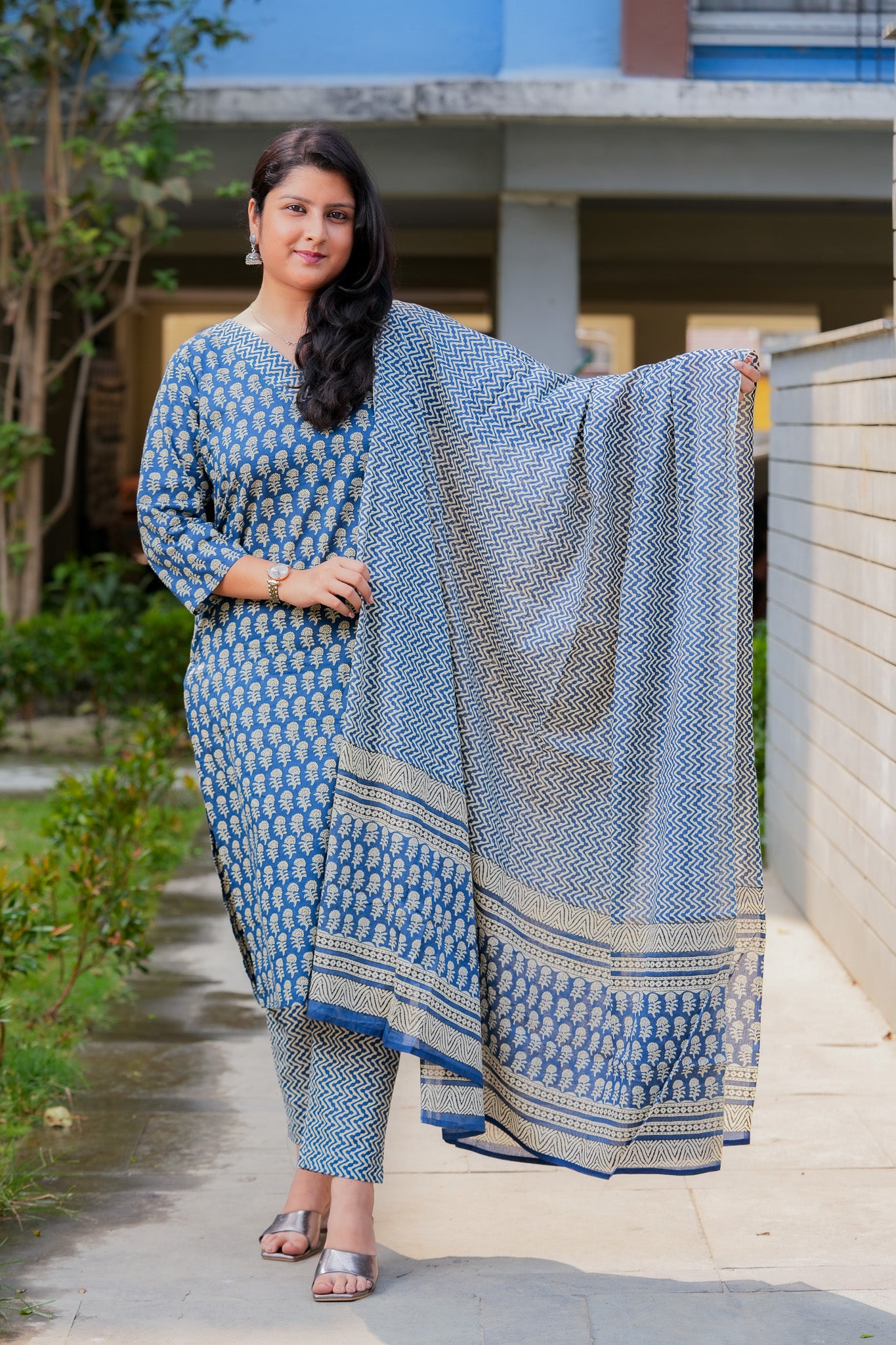 ADHISA- NAVY KURTA SET WITH DUPATTA