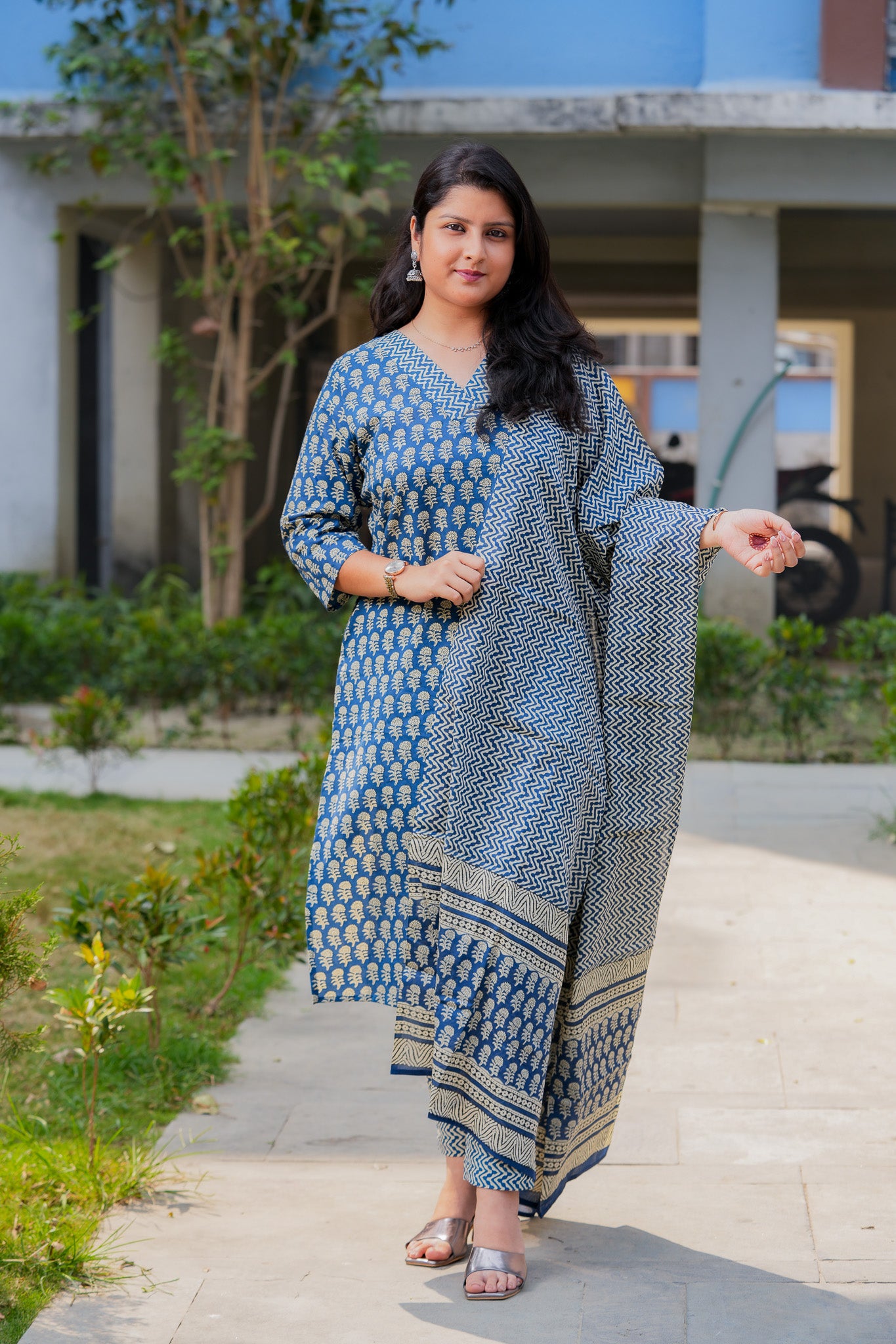 ADHISA- NAVY KURTA SET WITH DUPATTA