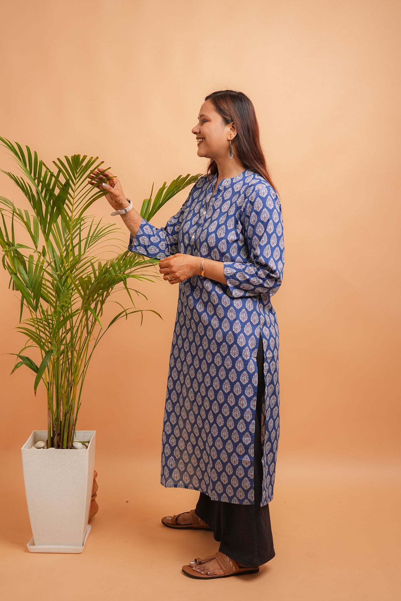 KAKSHI- NAVY COTTON MANDARIN KURTA
