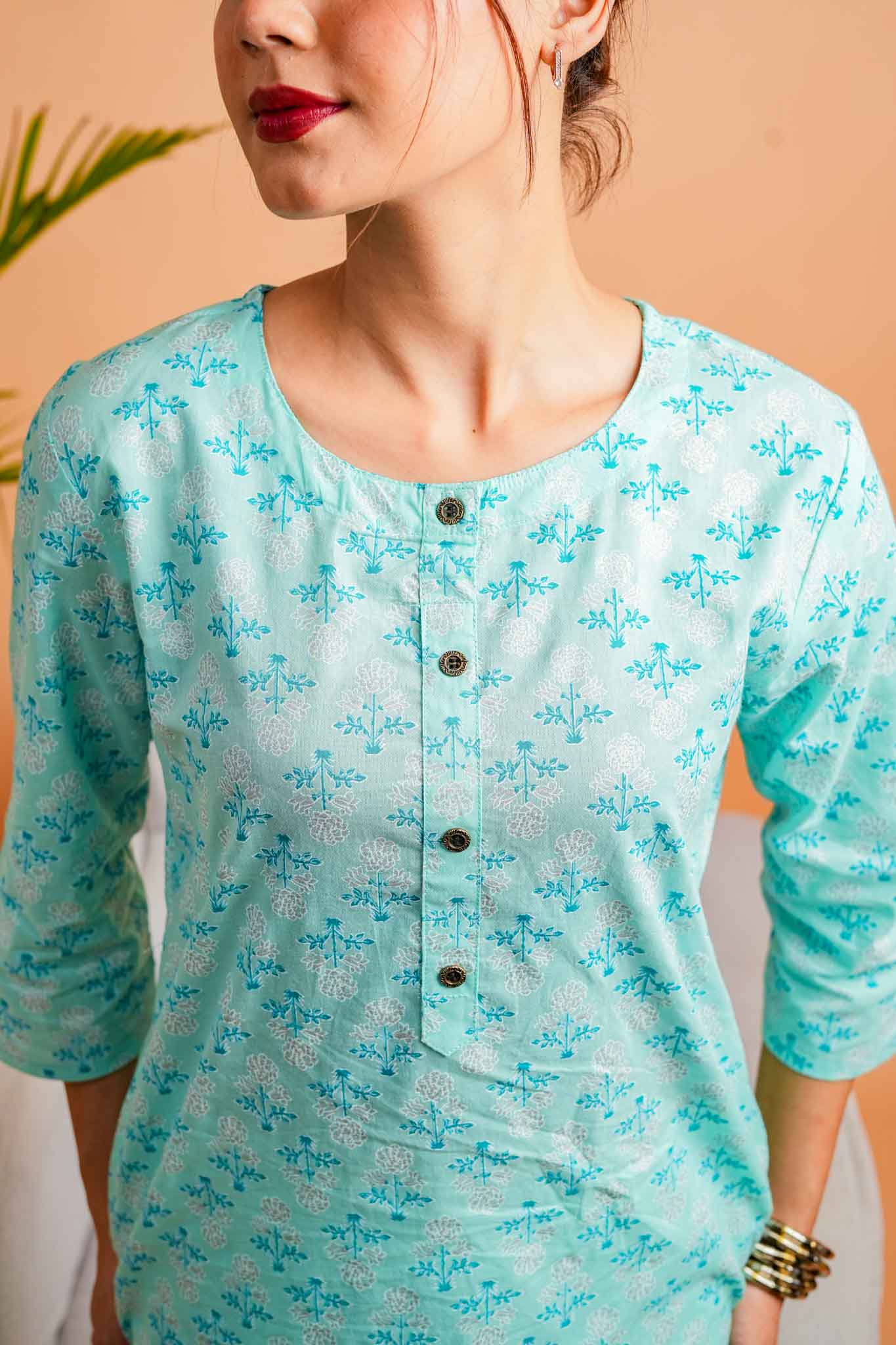 Kaamodi-Mint cotton kurta with silver foil print butti