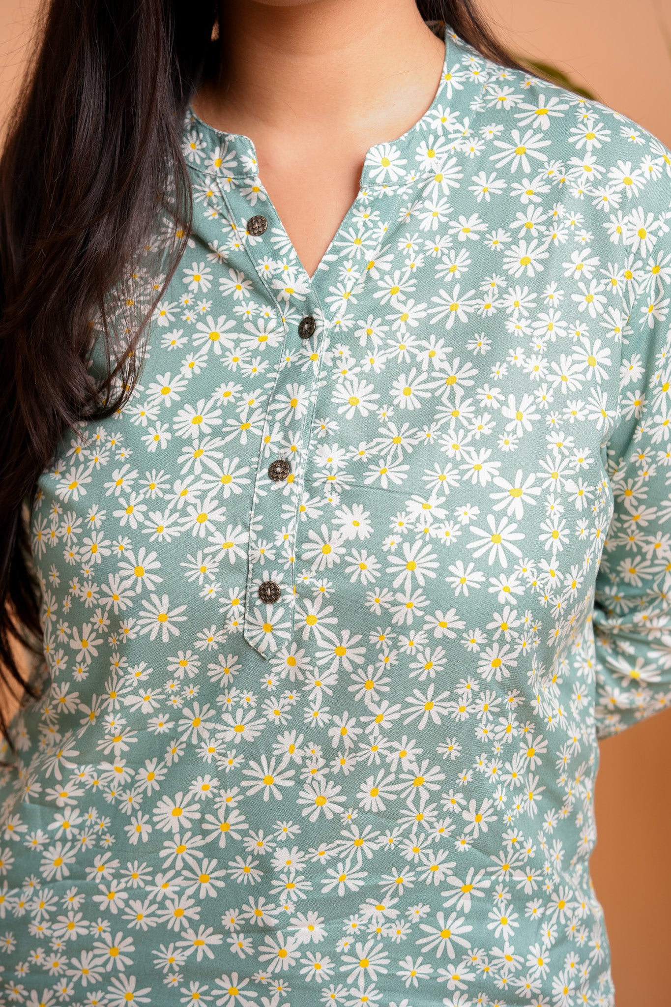 PRAKRITI-GREEN RAYON TUNIC WITH WHITE DAISIES