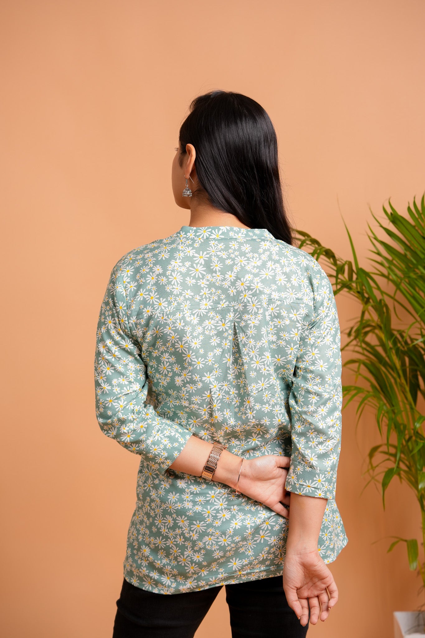 PRAKRITI-GREEN RAYON TUNIC WITH WHITE DAISIES