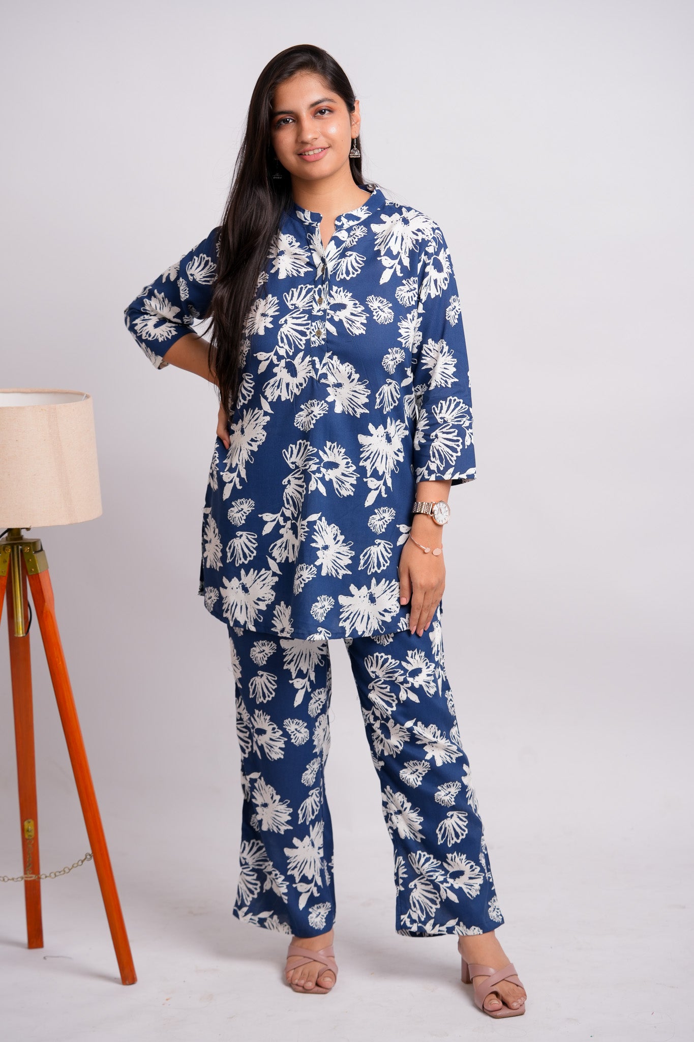 LUMI- NAVY AND WHITE CO-ORD SET