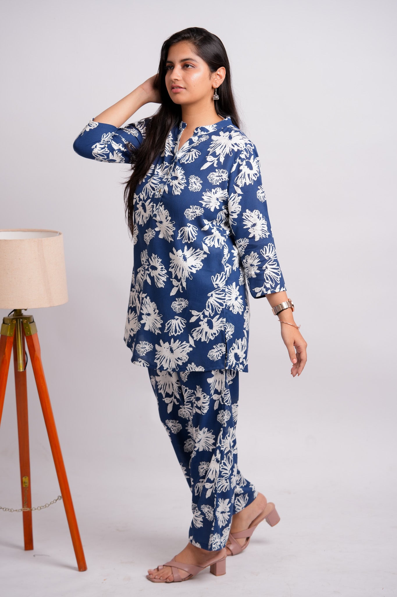 LUMI- NAVY AND WHITE CO-ORD SET