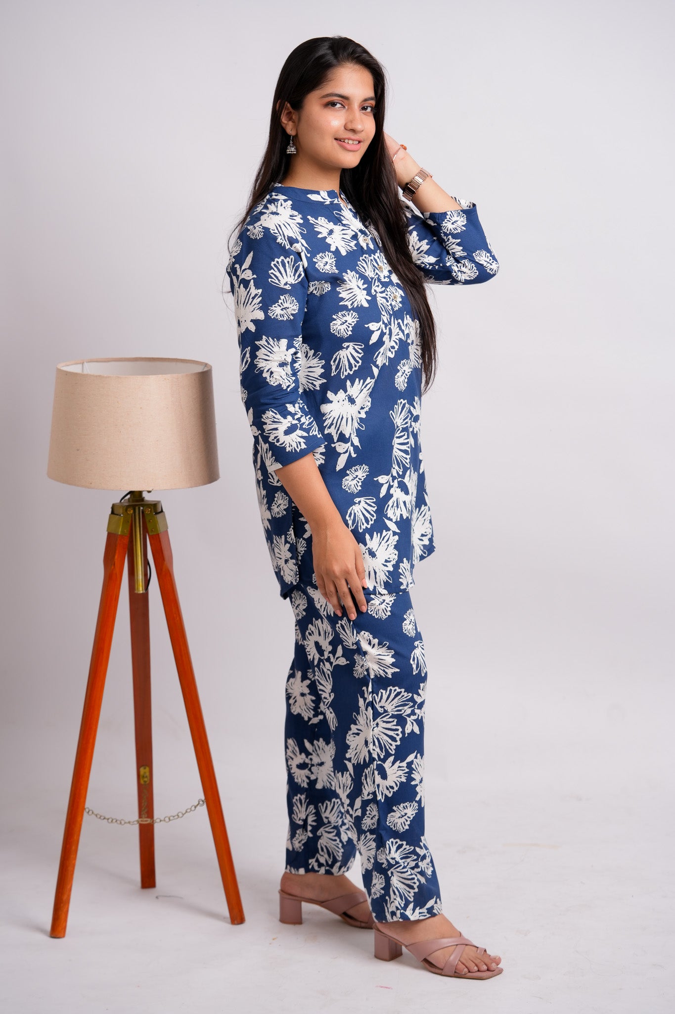 LUMI- NAVY AND WHITE CO-ORD SET