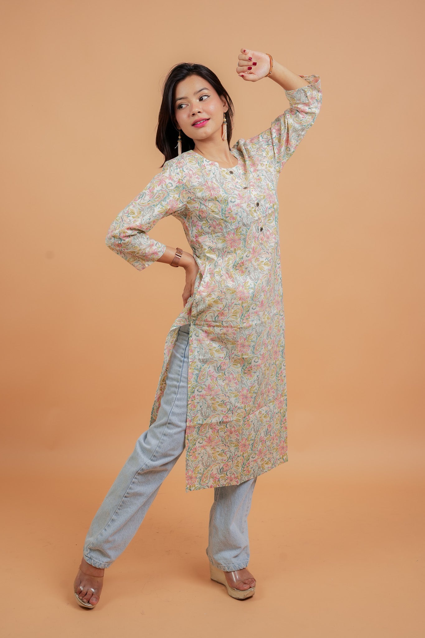 Kalapi-Cream round neck straight cotton kurta