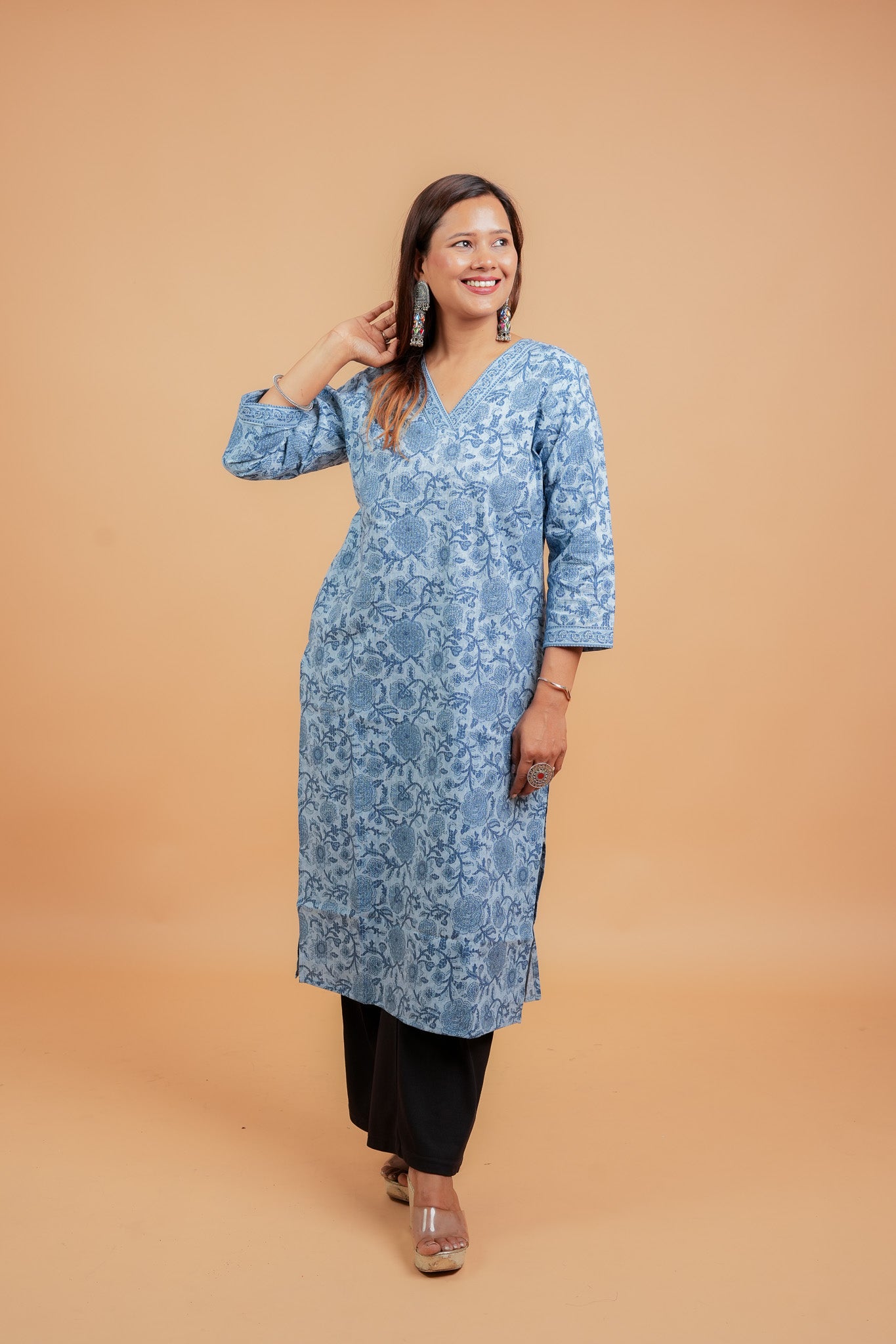 KASHIKA- INDIGO KATHA KURTA