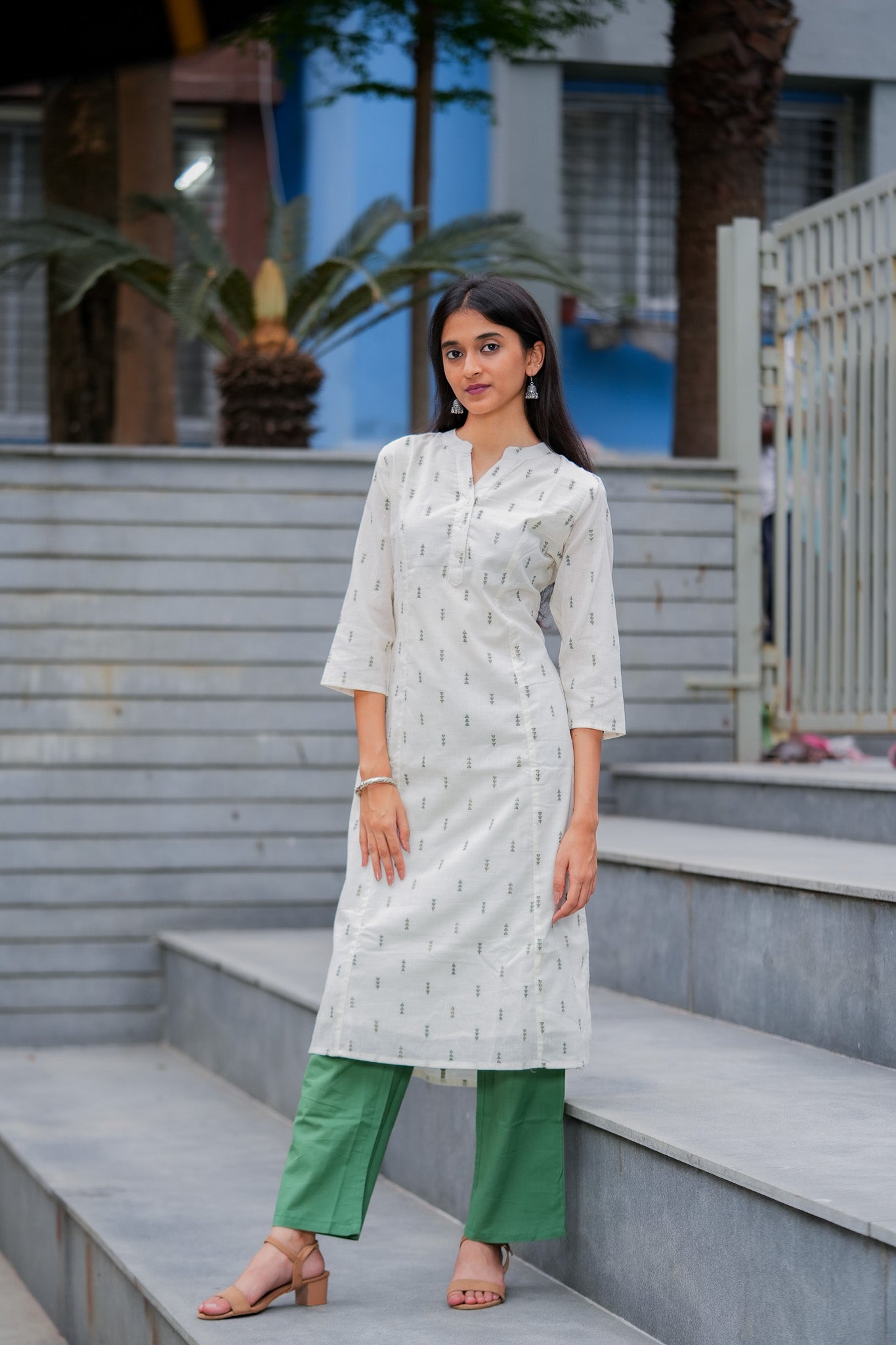 LARYA - HANDLOOM WHITE AND GREEN KURTA PANT