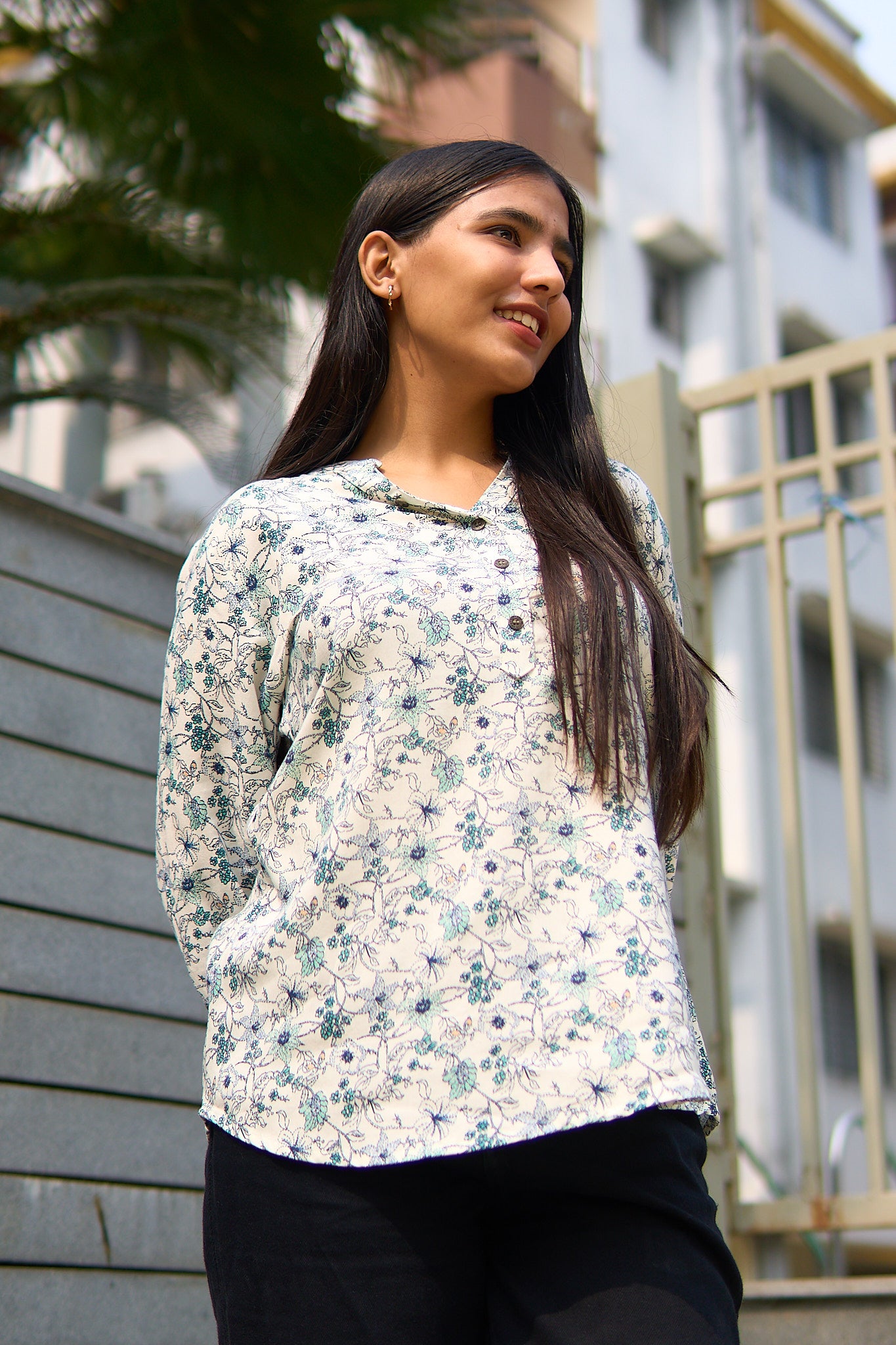 Pranavi-Elegant floral jaal print