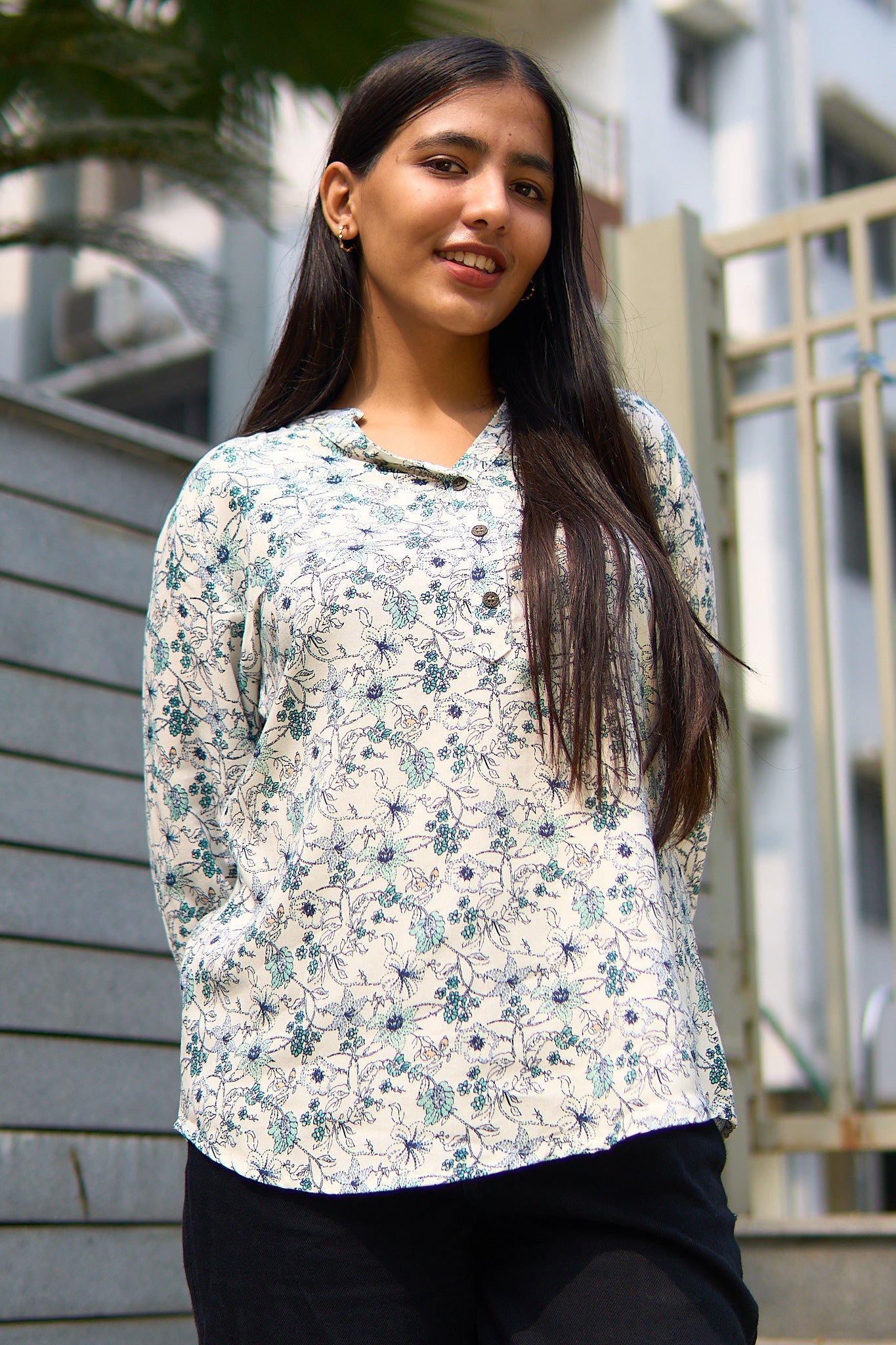 Pranavi-Elegant floral jaal print