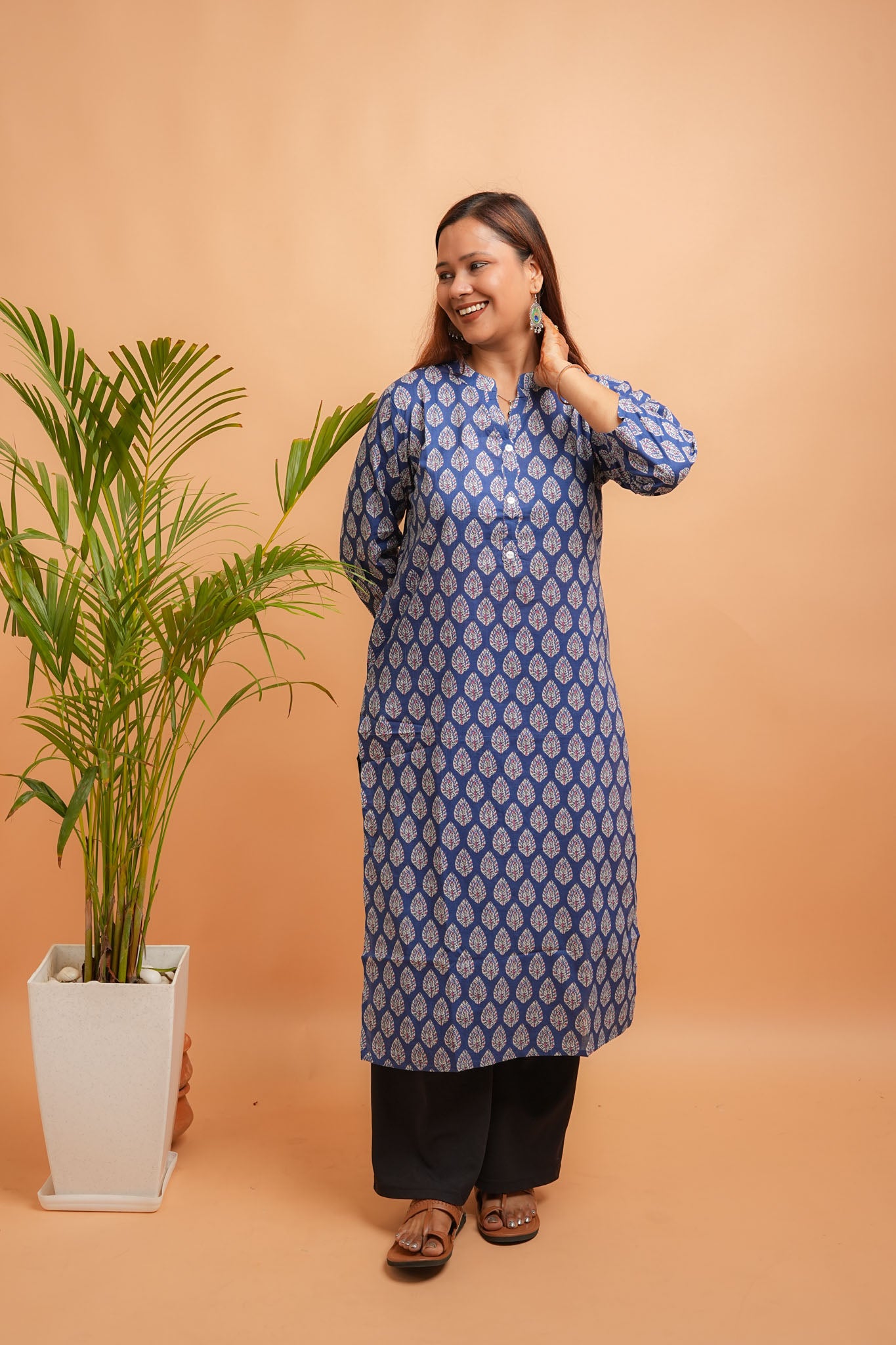 KAKSHI- NAVY COTTON MANDARIN KURTA