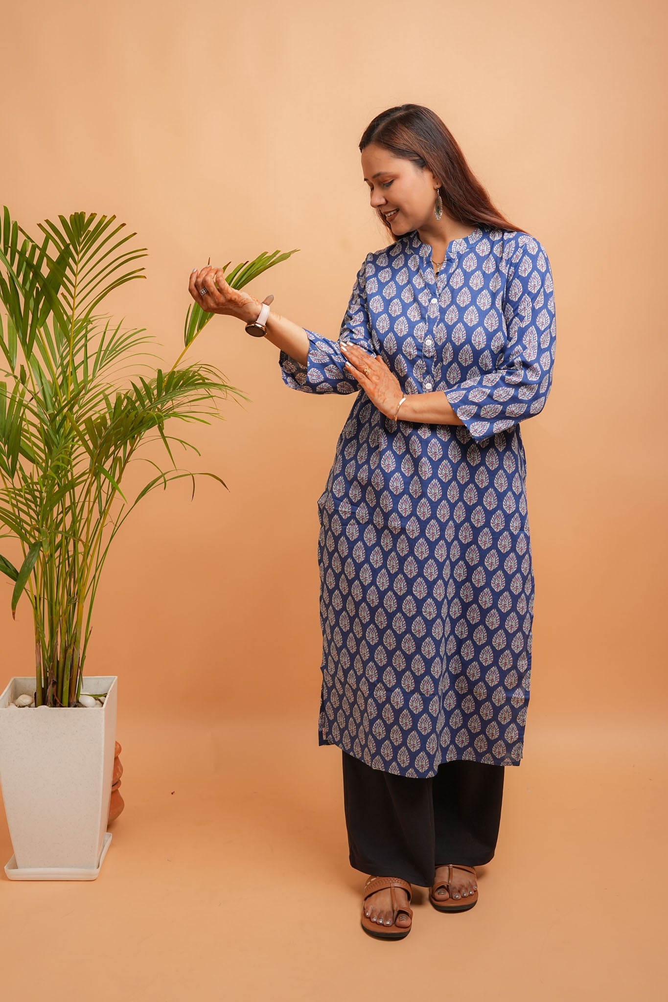 KAKSHI- NAVY COTTON MANDARIN KURTA