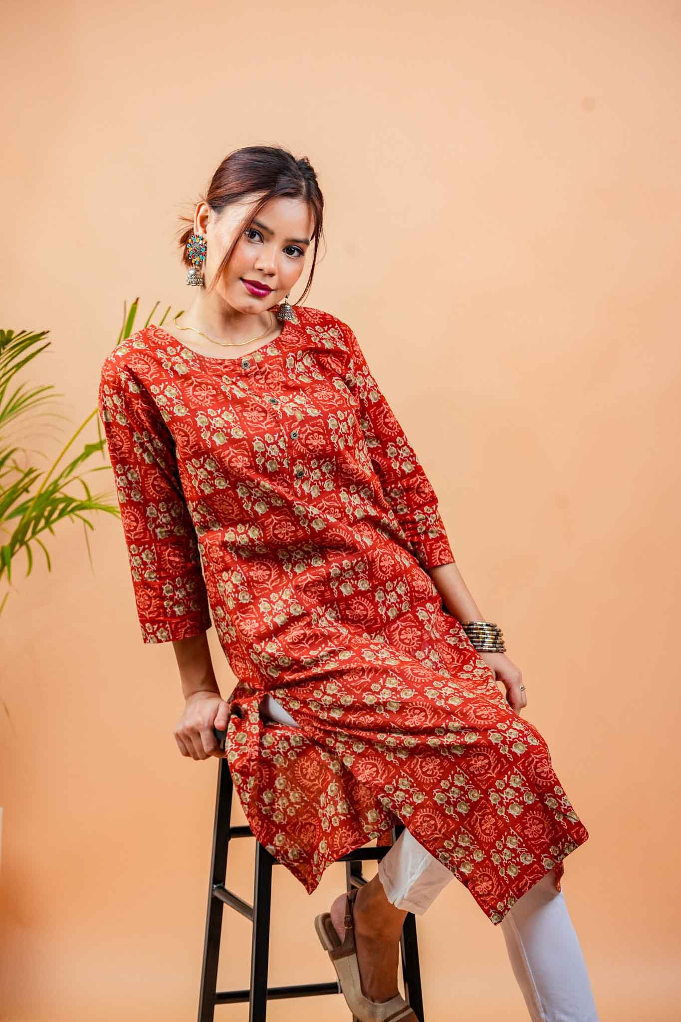 Kaanti-Round neck straight cotton kurta