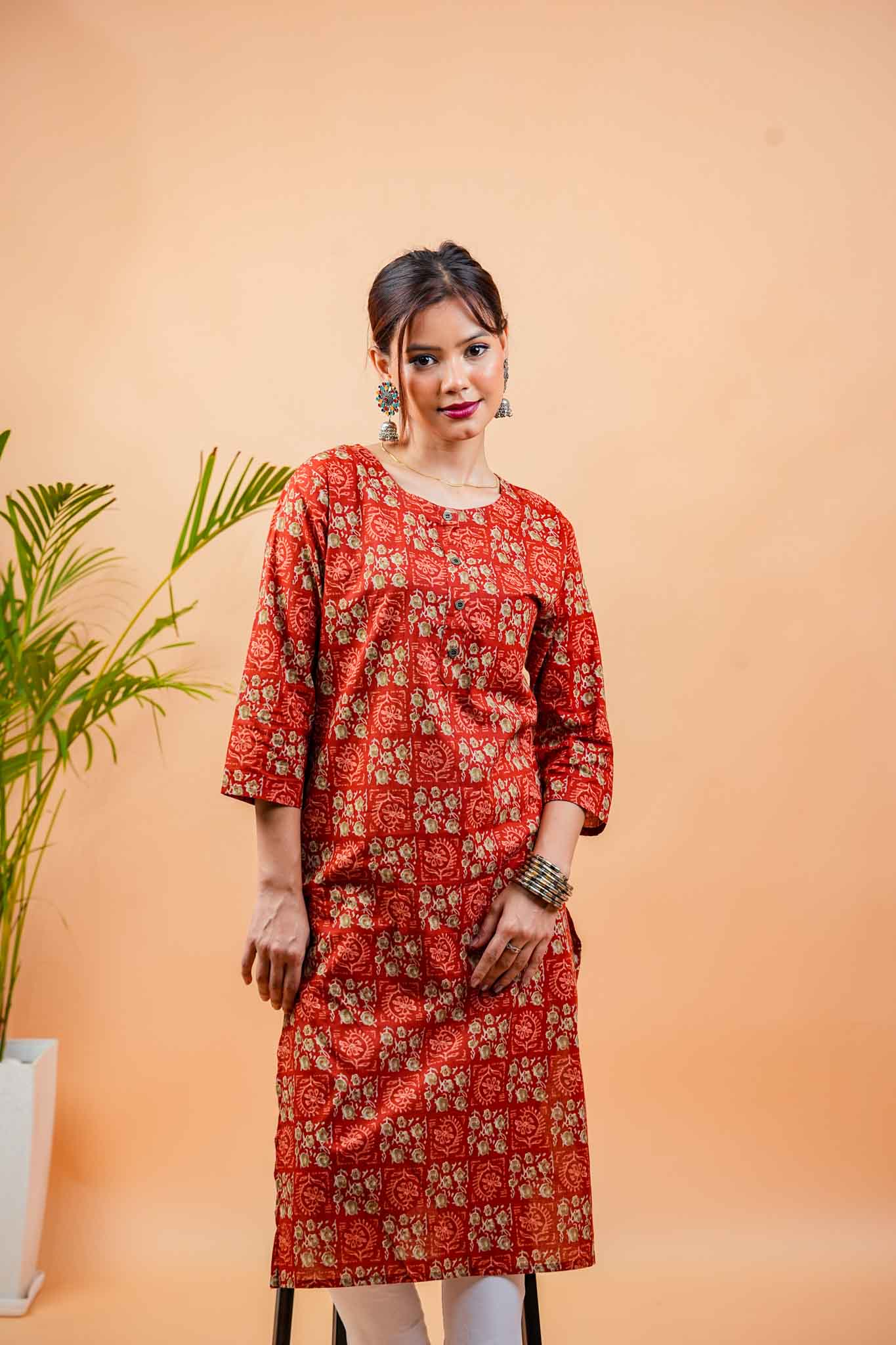 Kaanti-Round neck straight cotton kurta