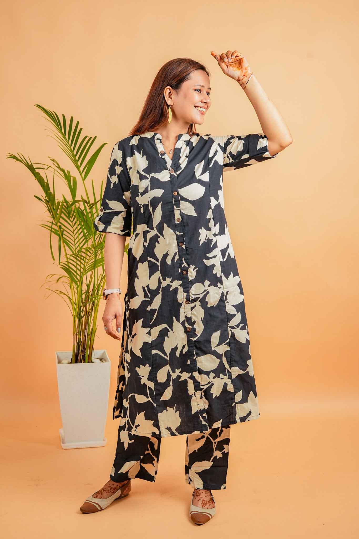 LOMA - BLACK AND CREAM CO-ORD SET