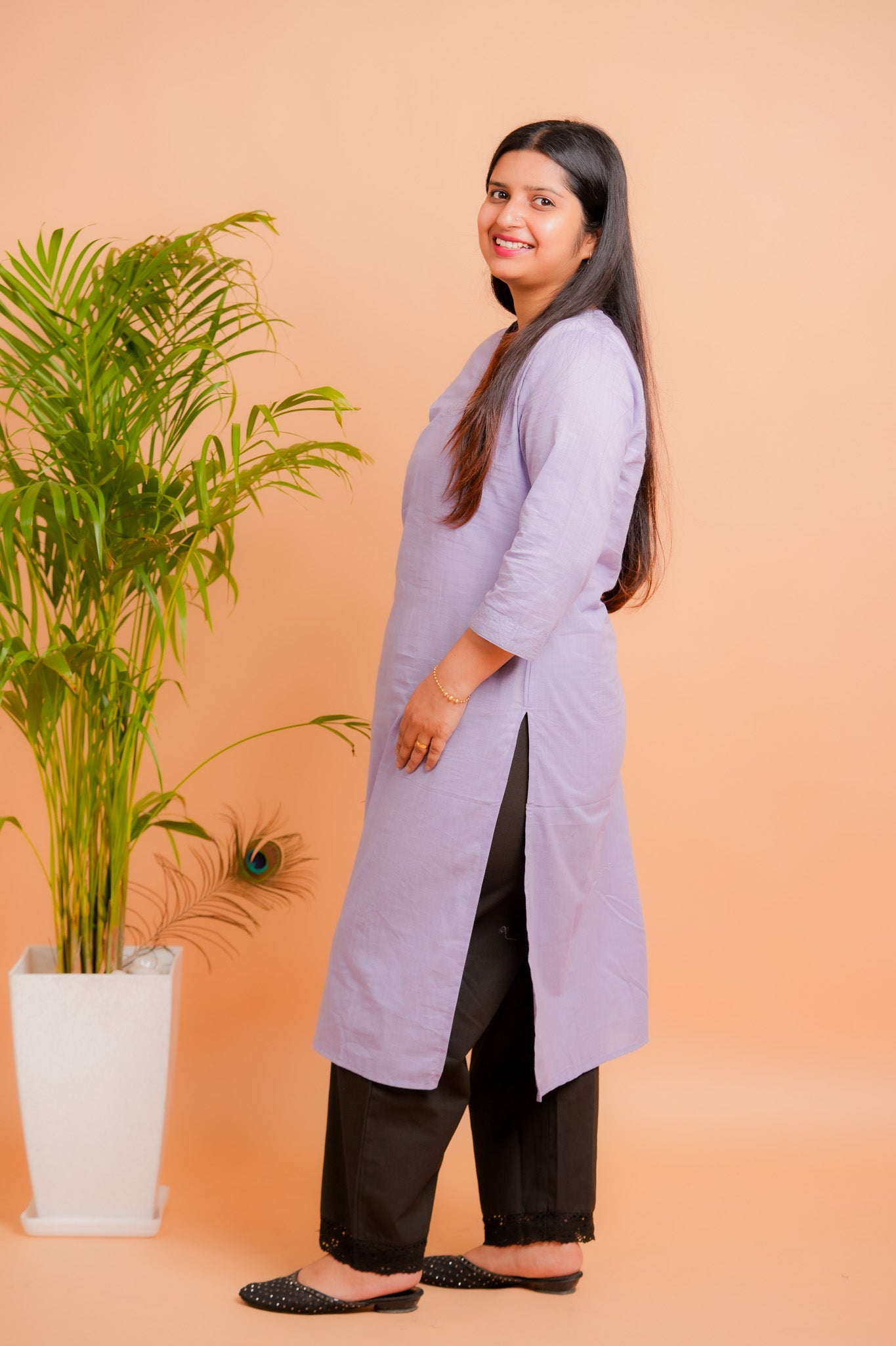 KOVI- LILAC V-NECK KURTA