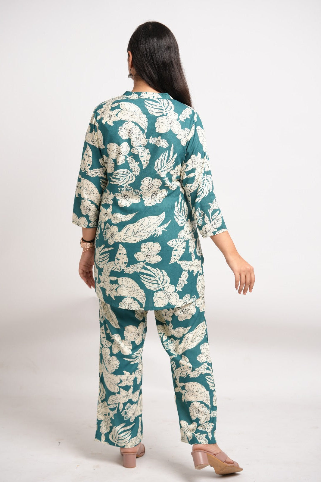 LAISA- GREEN AND CREAM CO-ORD SET