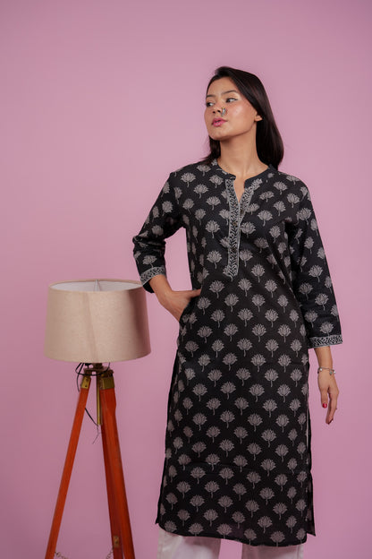 Kaahini-Black with white booti straight cotton kurta