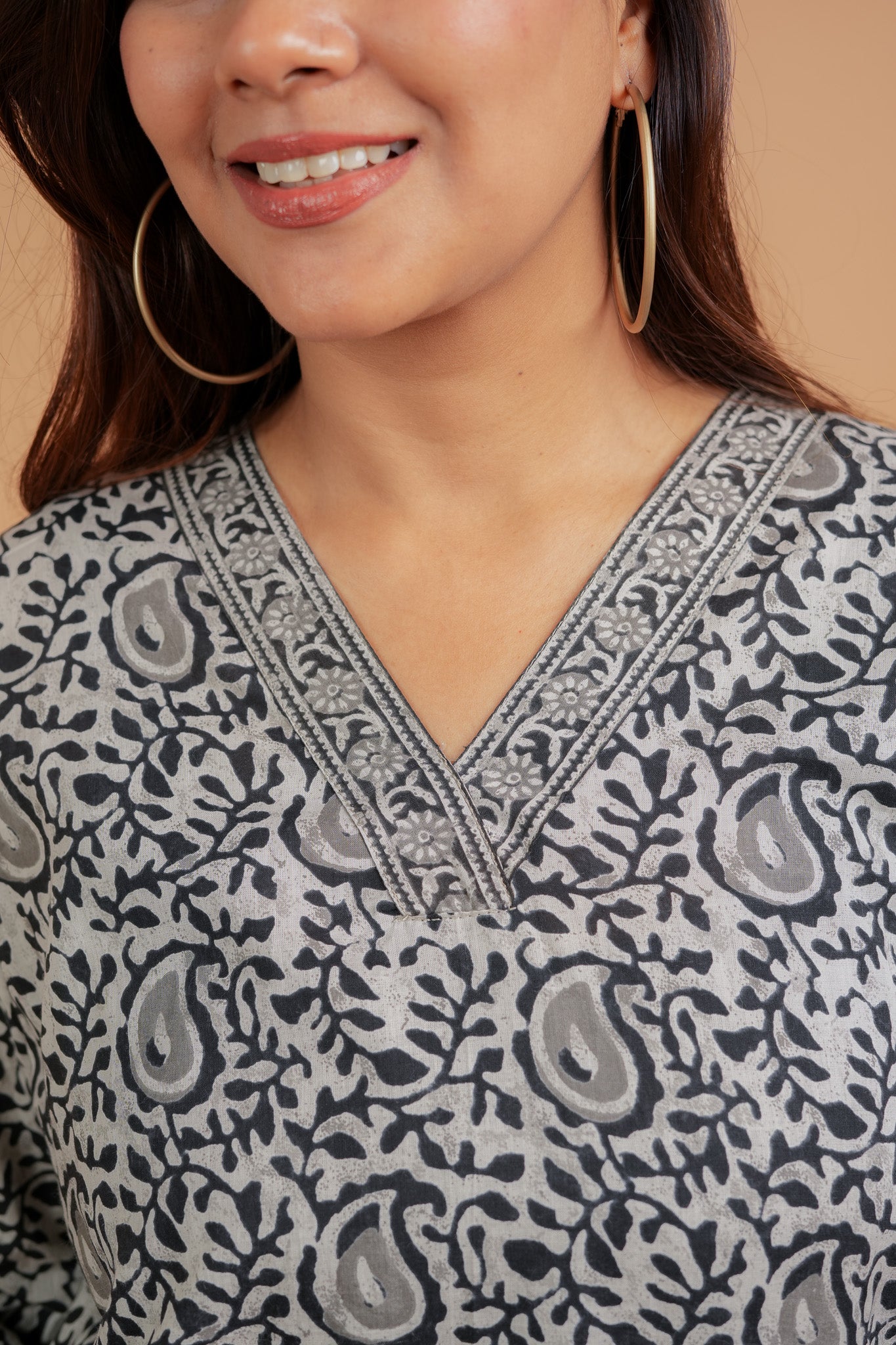 KASHMIRA- BLACK AND GREY COTTON BOTANICAL PRINT KURTA